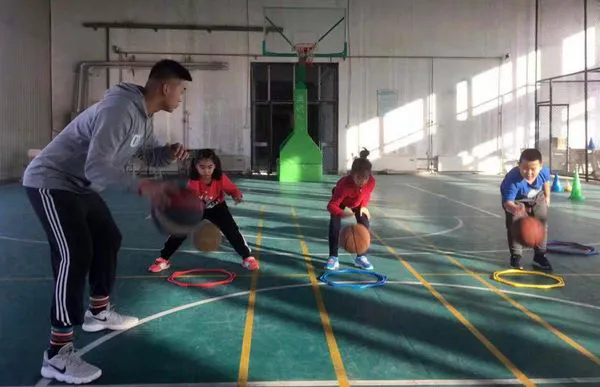 如何通过练习提升篮球罚球的速度和准确性?_2